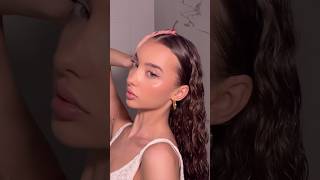 wet look on curly hair: hairstyle for a date