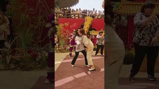 这俩姐妹斗舞太给力了，笑喷了 #dance #一起跳舞
