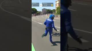💥 Pogacar crashes but his GC rivals wait for him in an incredible show of sportsmanship 🤝👏 #cycling