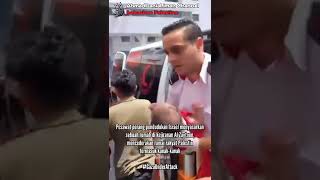 Pesawat perang pendudukan Israel menyasarkan sebuah rumah di kejiranan Al Zaytoun,#GazaUnderAttack
