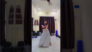 Aisa hai kya 😇😇 #bollywood #hindisong #bollywoodsongs #song #alivia #dancesong #viralkardo #edit