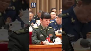 习近平出席解放军和武警部队代表团全体会议 | CCTV