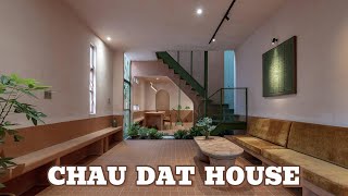 A Minimalist Small House Blending Tradition and Modernity for Urban Living.