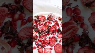 Festive yogurt bark #healthy #recipe #yogurtbark #fitness #cleaneating ✨#food #winterarc