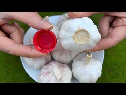 Easy Peel Garlic Hack, Just Use a Bottle Cap to Peel a Whole Bowl of Garlic in One Minute