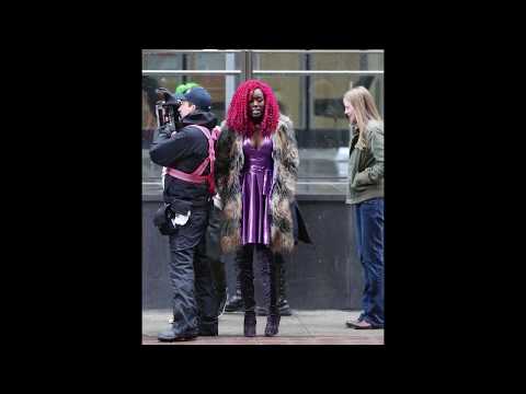 FIRST LOOK at Titans Starfire