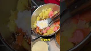 土豆泥火鸡面 22元一份，终于吃到黏黏糊糊的土豆泥拌火鸡面了，馋懵了！#路边摊 #街头美食 #街边小吃 #chinastreetfood #streetfood #chinafood #shorts