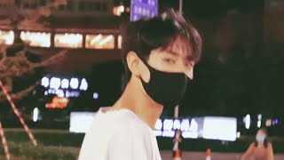这烟火人间，事事值得，事事也遗憾，不要慌，不要慌，太阳下山有月光，月亮下了有朝阳  #风里有了秋的味道