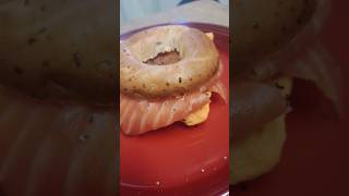 Salmon egg bagel 🤤 #food #foodie #healthyfood #nutrition #foodreveal #shorts