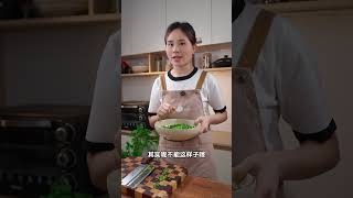 韭菜盒子和锅贴的秘诀在于先泡饺子皮，外酥里嫩超好吃 #韭菜盒子 #家常菜 #美食教程 #烹飪 #料理 #food #cooking