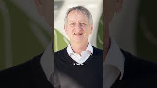 Hinton to young researchers: make sure AI doesn’t take control