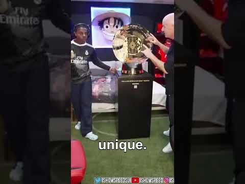 (Live Speedy) - The FIFA president unveils the unique Club World Cup trophy with a magical key.