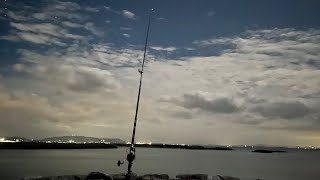 【沖縄離島釣り】初めての当たりが・・・。　真っ暗闇に潜むものとは