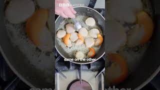 Pierre Koffmann shares his secret to perfect scallops #shorts #pierrekoffmann #cooking #scallops