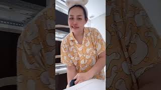 PINGKAN MAMBO NYANYI SAMBIL BIKIN DONUT