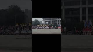 #shorts 國軍弟兄踢正步+高雄女中樂儀隊表演 | 元旦於中正堂前隆重上演