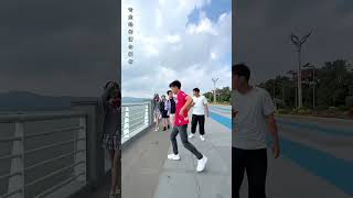 【跑酷小坤坤吖】這個世界又少了一個樂於助人熱愛生活的人#極限星計劃 #極限星計劃 #極限運動 #搞笑 #熱門電視劇