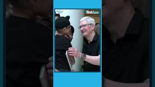 Tim Cook Welcomes Customers To Apple's Second Store In India