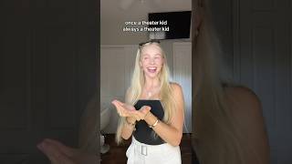 are you a theatre kid??🎭🤩 #ellahperry #shorts #feed #acting #theatrekid #deathbecomesher #funny