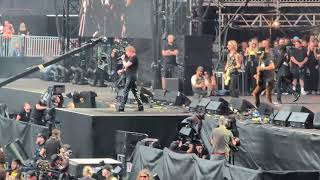 Guns N' Roses - Paradise City | Back To The Beginning