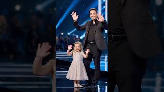 Elon  musk magic with little girl 😮#elonmusk #ytshorts