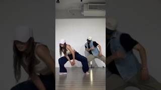 記得這首歌嗎！我第一次聽到 @chuweihsiao 被我逼跳 謝謝老師😆#dance #運動 #low #跳舞 #florida #tpain
