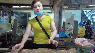 Go to market in Da Nang with my Vietnamese wife. It is not cheap to buy food material in Vietnam