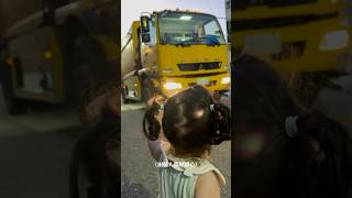 垃圾車的愛是真愛吧！連垃圾車爺爺都很開心｜騙人生女兒