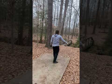 #discgolf hole 10 at Turkey Hill #discgolfcourse - Arvid UNDER RAIN...