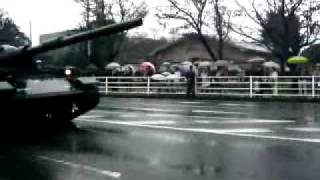09.11.01 自衛隊　西部方面隊パレード　戦車　縦横修正版