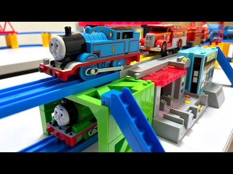 Plarail (Thomas the Tank Engine) ☆ 4 stations and 2-level course