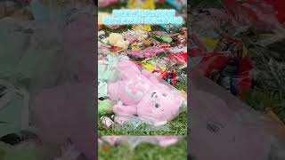 三峽車禍民眾自發哀悼　草皮鋪滿「超商1個月貨量」零食@ChinaTimes #shorts #三峽車禍 #哀悼
