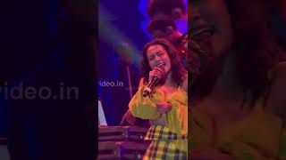 Hook Up Song😍🔥#nehakakkar #live #hookup #nehakakkarlive #trendingvideo #viralvideo #viral #trending