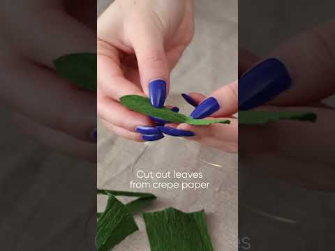 How to DIY a Paper Mistletoe