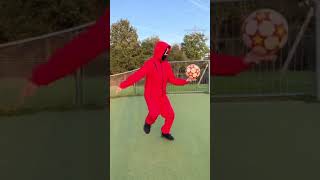 #skillmove #squidgame #squidgames #short #skillfootball #footballtraining squid game show to dribble