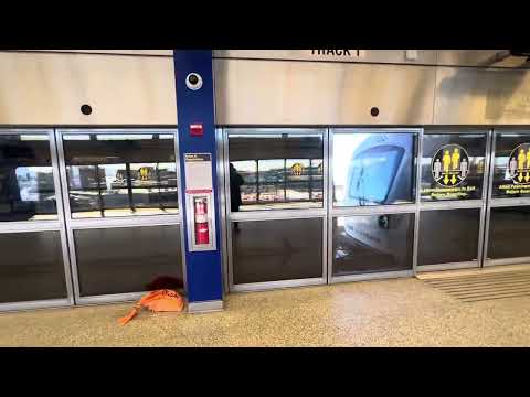 JFK AirTrain arriving at Terminal 7