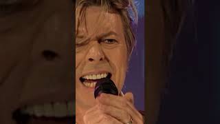 David Bowie - Everyone Says Hi live on Top of the Pops in 2002. #davidbowie #bowie #livemusic #totp