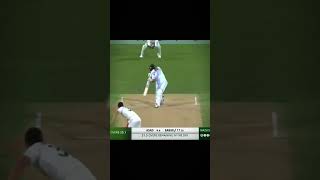 Who can play better cover drive.#kingbabar 👑 #viratkohli #babarfans #bowling #cricketlover #funny