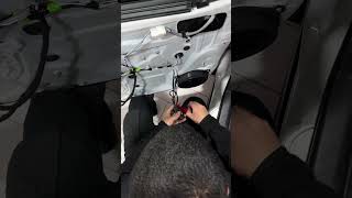 ¡Este Toyota RAV4 ahora suena increíble con altavoces Audison! 🎶🚗✨
