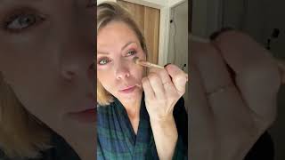 It’s all about that #lessismore  approach #ytshort #maturemakeup #makeupforbeginners #seintbeauty