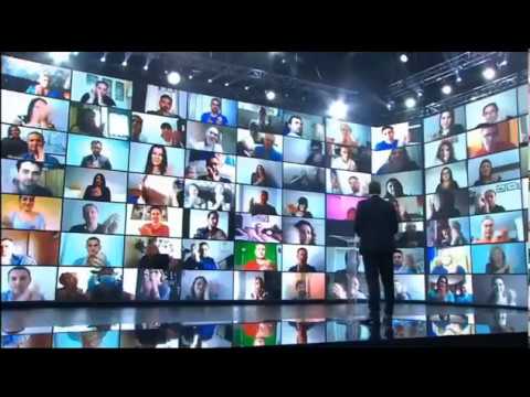 zoom gigantesque
