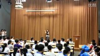 天津市耀华中学街舞社演出 高能的高二女生