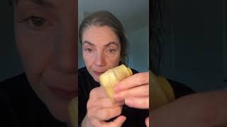 Banana peel rub it on your eyebrows to make it stand up all day! #subscribe #skincare #beauty
