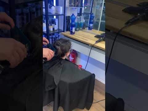 ניב מסתפר אצל אריאל בטאגור