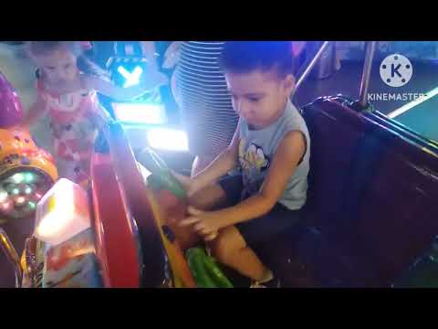 vídeo andando pelo shopping e brincando nos brinquedos!❤️espero que gostem