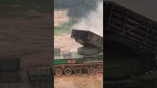 Full firepower! The rocket launchers are firing! #军事科技 #武裝行動 #firefighter #launchpad #automobile