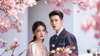 向妍一年前撮合戴薇與向鵬生結婚，二人婚前未謀面。一年後，戴薇路邊救下突發心臟病的向鵬生，心動暗生，可不知妻子身份的向鵬生卻欲與 「心上人」 離婚。《白發相依勝春風》#听花短剧