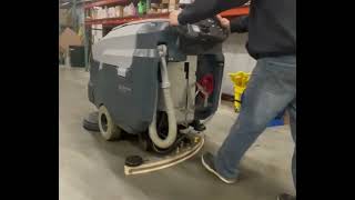 ADVANCE SC900 FLOOR SCRUBBER