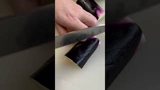 ナスに切れ込みを入れる【茄子の醤油煮】