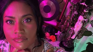 Linda Likes Tarot is live!
